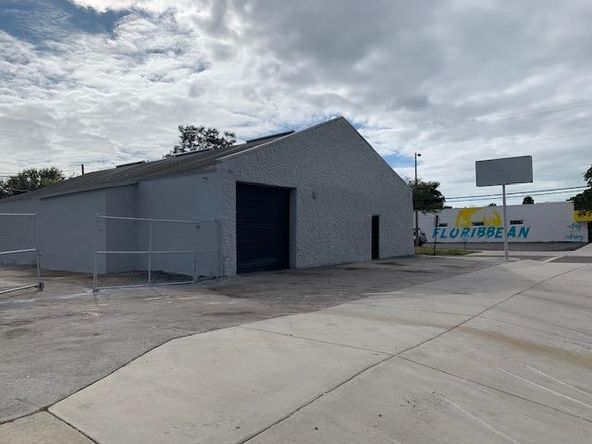 Grand Central Commerce Center: 2360 Central Ave, Saint Petersburg, FL 33712